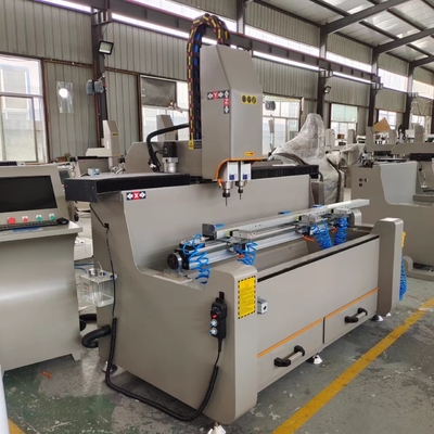 Προσαρμόσιμη 3.5KW * 2 Δύναμη Σπινδέλου Μηχανή Τυποποίησης Τυποποίησης CNC για Αλουμινένιο Δωμάτιο Παραθύρου Και Μινιμαλιστική Κατασκευή Επιπλών