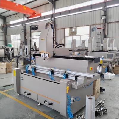 Μηχανή τρυπανισμού CNC 1500mm για το προφίλ παράθυρου από αλουμίνιο και τα μινιμαλιστικά έπιπλα, όπως τα ντουλάπια κρασιού