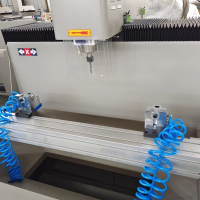 800mm Μοναδικό κεφάλι CNC Router Machine για Αλουμίνιο και UPVC τρύπα τρύπα