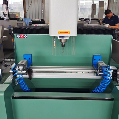Μικρό 800mm αυτόματο CNC Copy Router τρυπεία και άλεση για πόρτες και παράθυρα, μινιμαλιστικά έπιπλα, ντουλάπια κρασιού