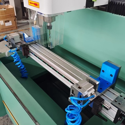 Μικρό 800mm αυτόματο CNC Copy Router τρυπεία και άλεση για πόρτες και παράθυρα, μινιμαλιστικά έπιπλα, ντουλάπια κρασιού