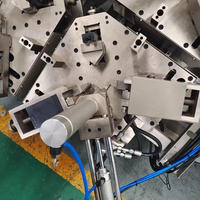 Γωνιακή μηχανή πτύχωσης Cnc 7,5 kw για γωνιακή πτύχωση προφίλ παραθύρων και πόρτας από αλουμίνιο